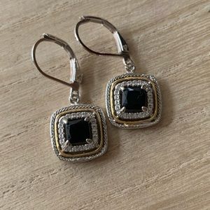 Earring with cable classic detail